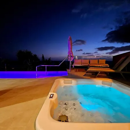 Ladeira Dos Zimbreiros - 3 Bedroom, Jacuzzi, Gym, Ac, Pool With Optional Heated Water *