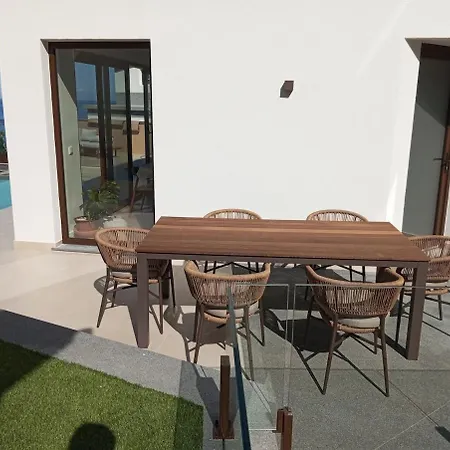 Villa Ladeira Dos Zimbreiros - 3 Bedroom, Jacuzzi, Gym, Ac, Pool With Optional Heated Water *