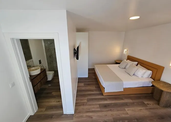 וילה Ladeira Dos Zimbreiros - 3 Bedroom, Jacuzzi, Gym, Ac, Pool With Optional Heated Water פול דו מאר