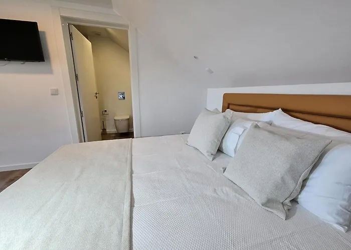 Ladeira Dos Zimbreiros - 3 Bedroom, Jacuzzi, Gym, Ac, Pool With Optional Heated Water *