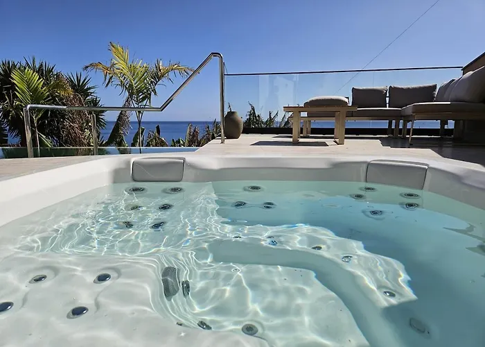 Ladeira Dos Zimbreiros - 3 Bedroom, Jacuzzi, Gym, Ac, Pool With Optional Heated Water 빌라